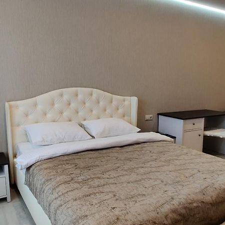 Luxury Apartments Atlant Lutsk Eksteriør bilde