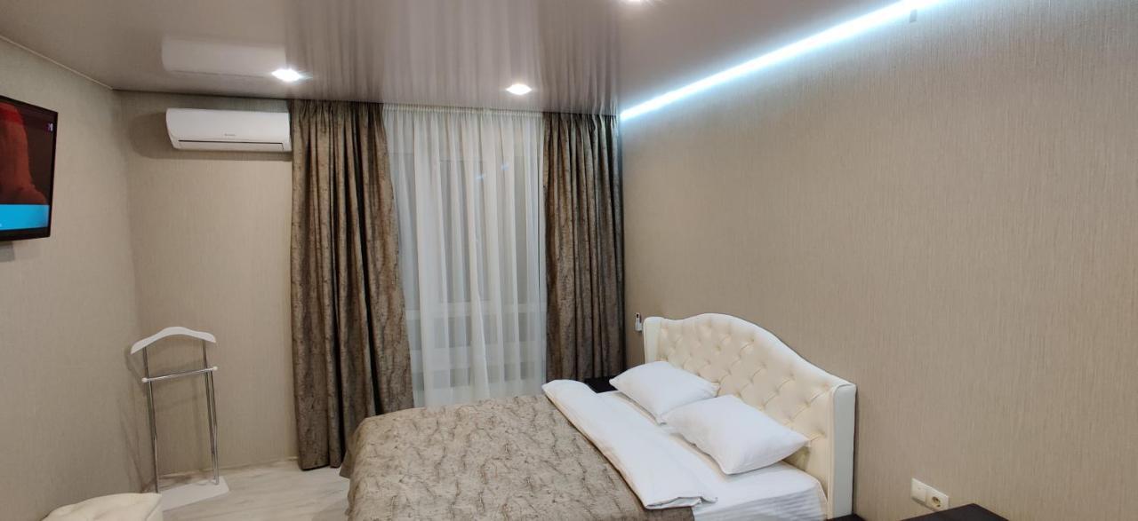 Luxury Apartments Atlant Lutsk Eksteriør bilde