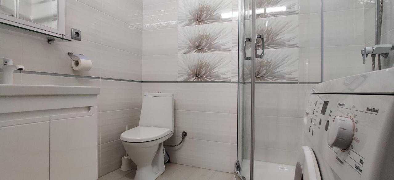 Luxury Apartments Atlant Lutsk Eksteriør bilde
